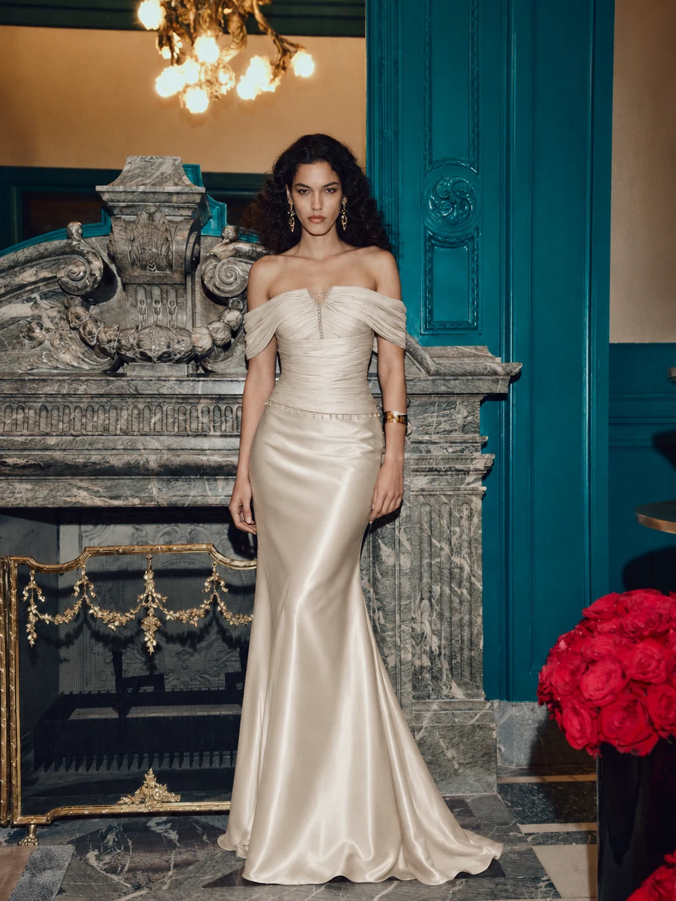Almeria — an elegant silhouette in ivory
